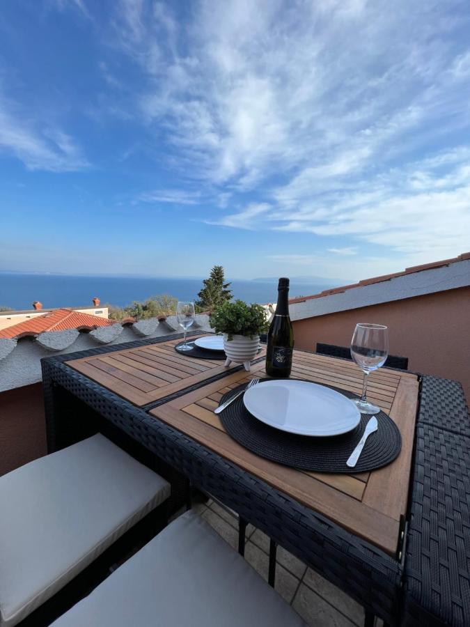 Apartman Maroon Lovran Exterior foto